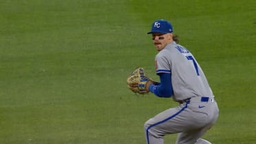 Bobby Witt Jr.'s diving play to first