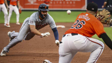 Riley Greene safe at third, call confirmed
