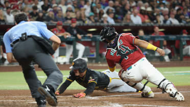 Ketel Marte cuts down Konnor Griffin at home plate