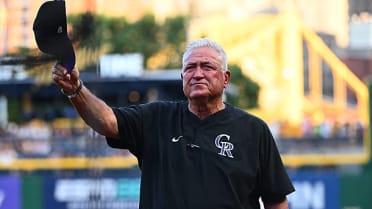 Pirates welcome back Clint Hurdle