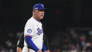 Bruce Bochy ejected in the 10th