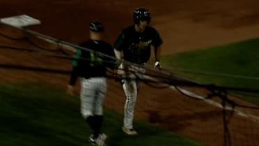 Marek Houston posts the first multihomer game