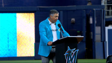 Josh Beckett inducted into Marlins Hall of Fame