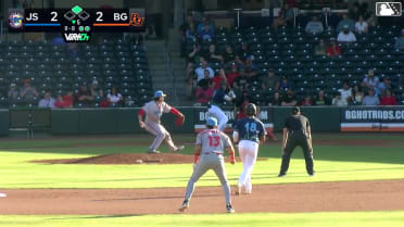 Theo Gillen doubles (4) on a sharp ground ball to right fielder Carter Mathison. J.D. Gonzalez scores.