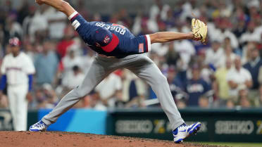 Tyler Rogers induces a clutch double play