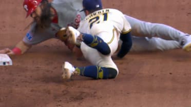 Sal Frelick nabs Brandon Marsh at third