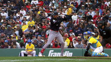 Trevor Larnach pega 4 hits contra los Medias Rojas