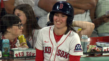 Ball girl makes nice catch