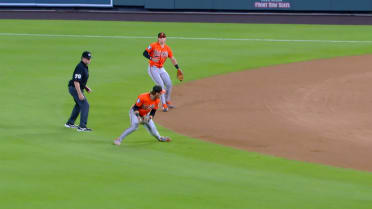 Gunnar Henderson's smooth sliding stop