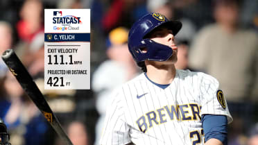 Yelich suena HR de 421 pies