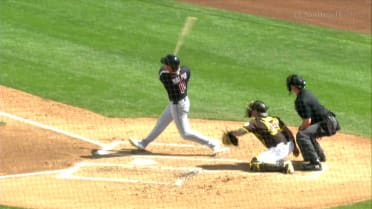 Petey Halpin conecta HR solitario