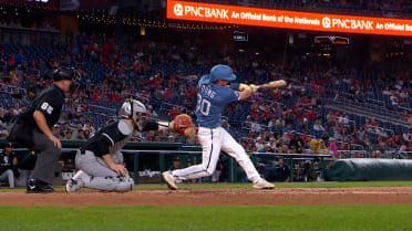 Young y Wood conectan jonrones consecutivos