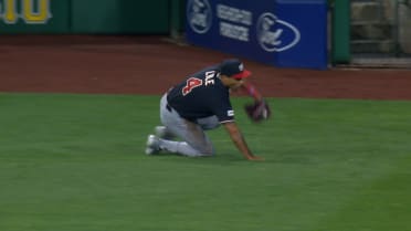 Daylen Lile's nice catch, O'Hearn safe after review