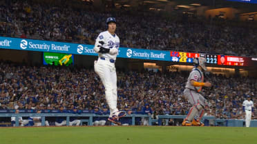 Kimbrel, Alvarez barely avoid pitch clock violation 