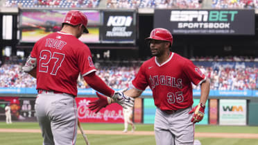 LaMonte Wade Jr.'s solo home run (2)