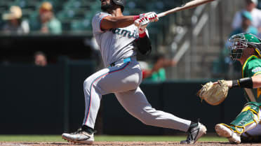 Otto Lopez's solo home run (9)