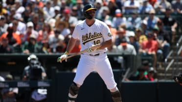 Nick Kurtz extends on-base streak to 40 games