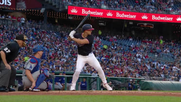 Nick Senzel hits a solo home run (2)