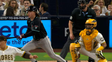 Jake McCarthy conecta un triple