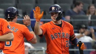 Astros score five runs in the 11th inning
