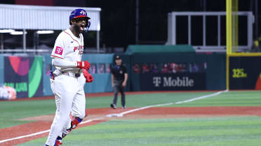 Willi Castro's game-tying RBI walk