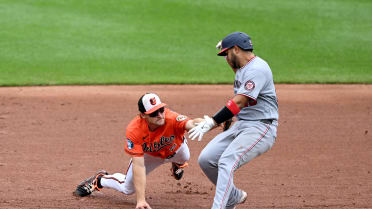Colton Cowser throws out Keibert Ruiz at second