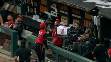 Josh Rojas' nice basket catch