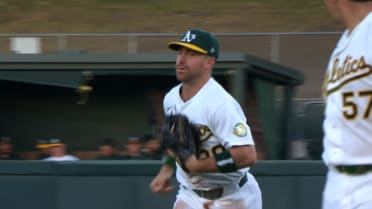  Donovan Walton's diving stop 