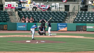 Luke Fernandez Ball to Alberth Palma