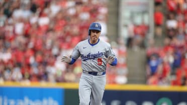 Freddie Freeman da HR de 2 rayas