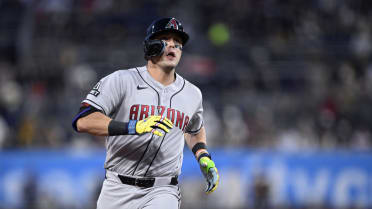Lars Nootbaar's leadoff home run (8)