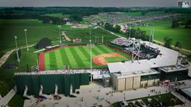 Recap the best of the 2026 Field of Dreams Game