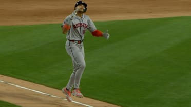 Cam Smith pega HR de 2 carreras