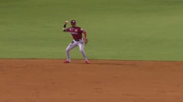 Julio Carreras inicia doble play