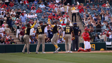 Jase Bowen's GRAND SLAM!
