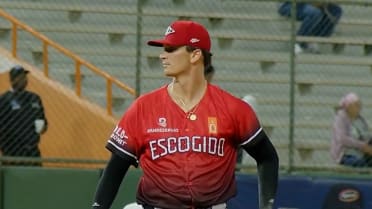 Lael Lockhart poncha a cuatro