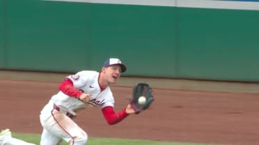 Jacob Young turns diving catch into a double play