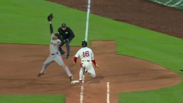 Nick Ahmed's nice play retires Duran after review 