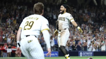 Fernando Tatis Jr. sella el triunfo en extras