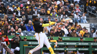 Pirates plate five runs in the 1st inning