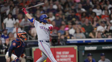 Alejandro Osuna pega fly de sacrificio
