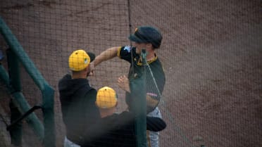 Joey Bart's RBI infield single