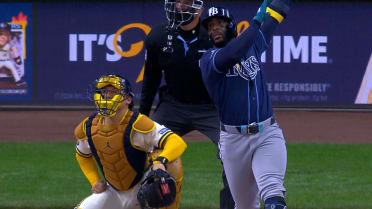 Jonrón de dos carreras de Yandy Díaz (2)