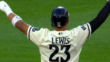 Royce Lewis impulsa una con doble