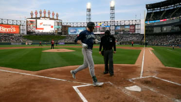 Luke Raley's grand slam (7)