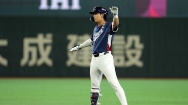 Jung Hoo Lee's RBI double