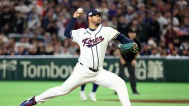 Dane Dunning induces inning-ending double play