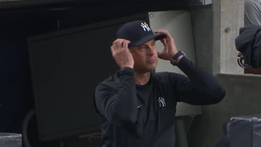 Jasson Domínguez nabs Salvador Perez after review