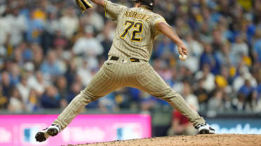 Bradgley Rodriguez ends the bases-loaded threat
