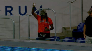 Marlins recover Jakob Marsee's HR ball, interview fan